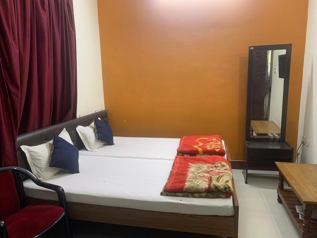 Narendra Guest House Kakarmatha Exterior foto